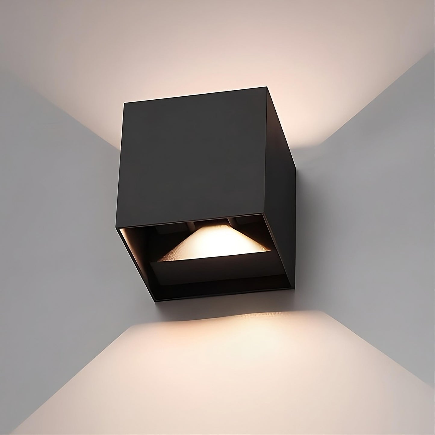 LumiCube – Moderne Wandlamp met Bewegingssensor voor Slimme Verlichting