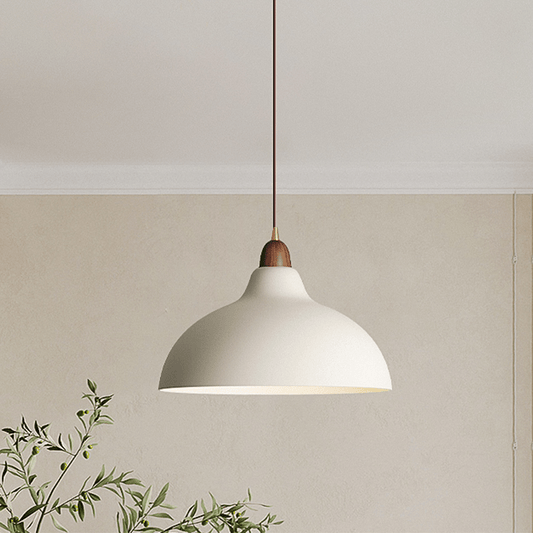 ScandiGlow | Elegante Hanglamp met Houten en Metalen Accenten voor een Hedendaags Interieur