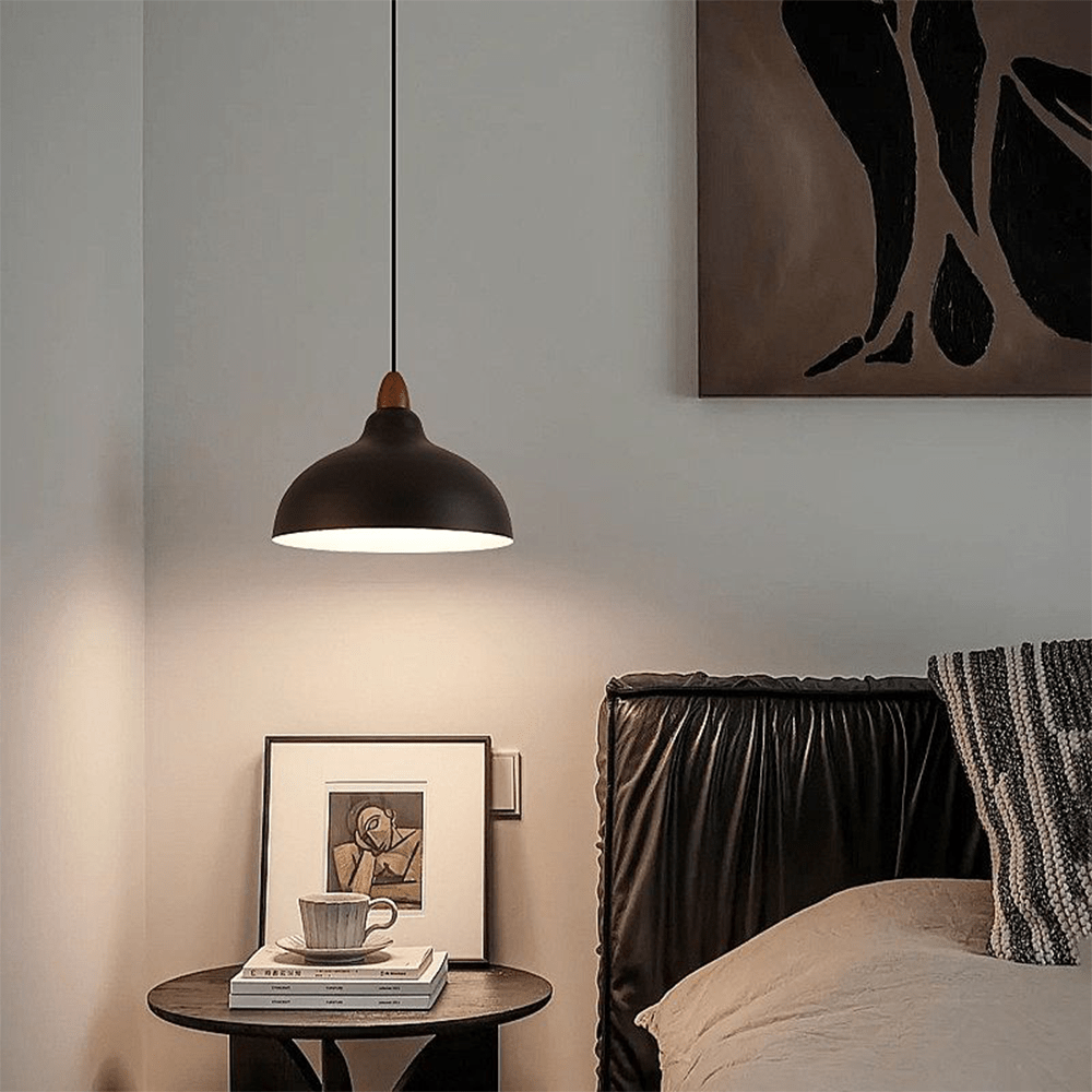 ScandiGlow | Elegante Hanglamp met Houten en Metalen Accenten voor een Hedendaags Interieur