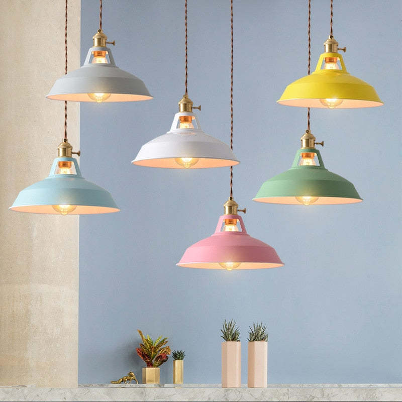 SpectrumGlow - Kleurrijke Metalen Hanglamp met Vibrant Design