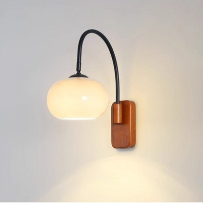 LuxeKaki | Draaibare Glazen Wandlamp met Minimalistisch Bauhaus Ontwerp