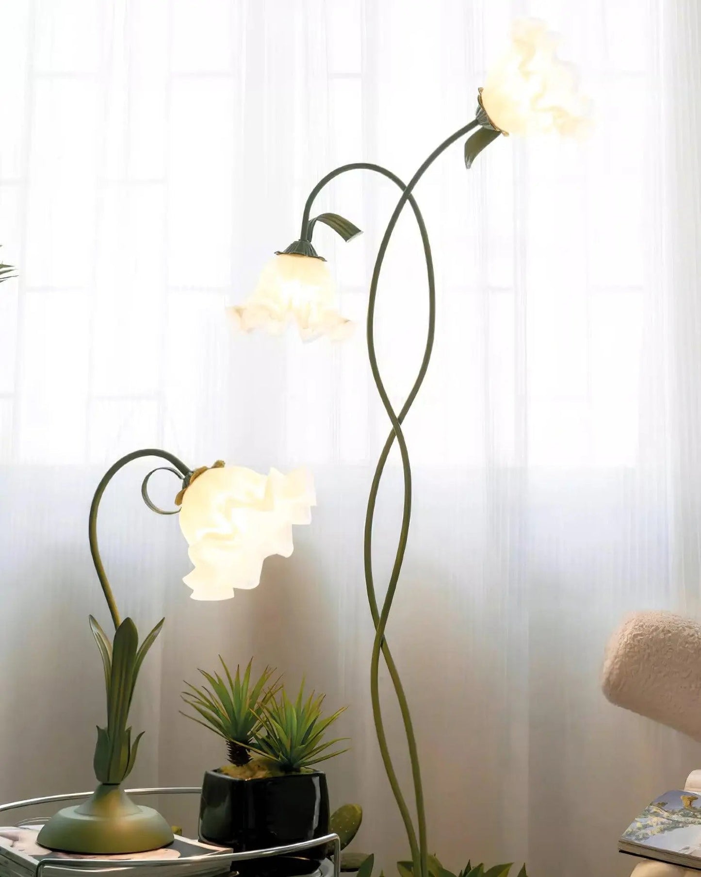 PetalGlow | Stijlvolle Serene Bloemen Vloerlamp