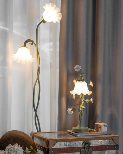 PetalGlow | Stijlvolle Serene Bloemen Vloerlamp