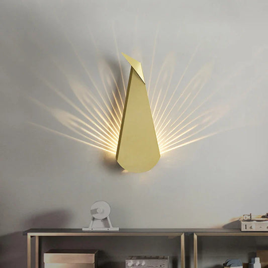 PeacockGlow - Moderne LED Wandlamp met Luxe Pauwdesign