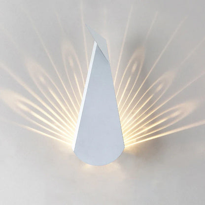 PeacockGlow - Moderne LED Wandlamp met Luxe Pauwdesign