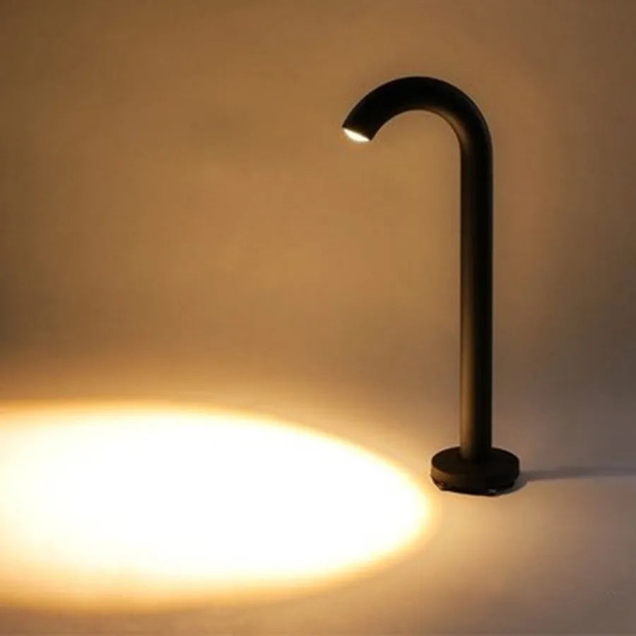 AquaArc – Waterdichte LED Buitenlamp met Elegant Boogontwerp