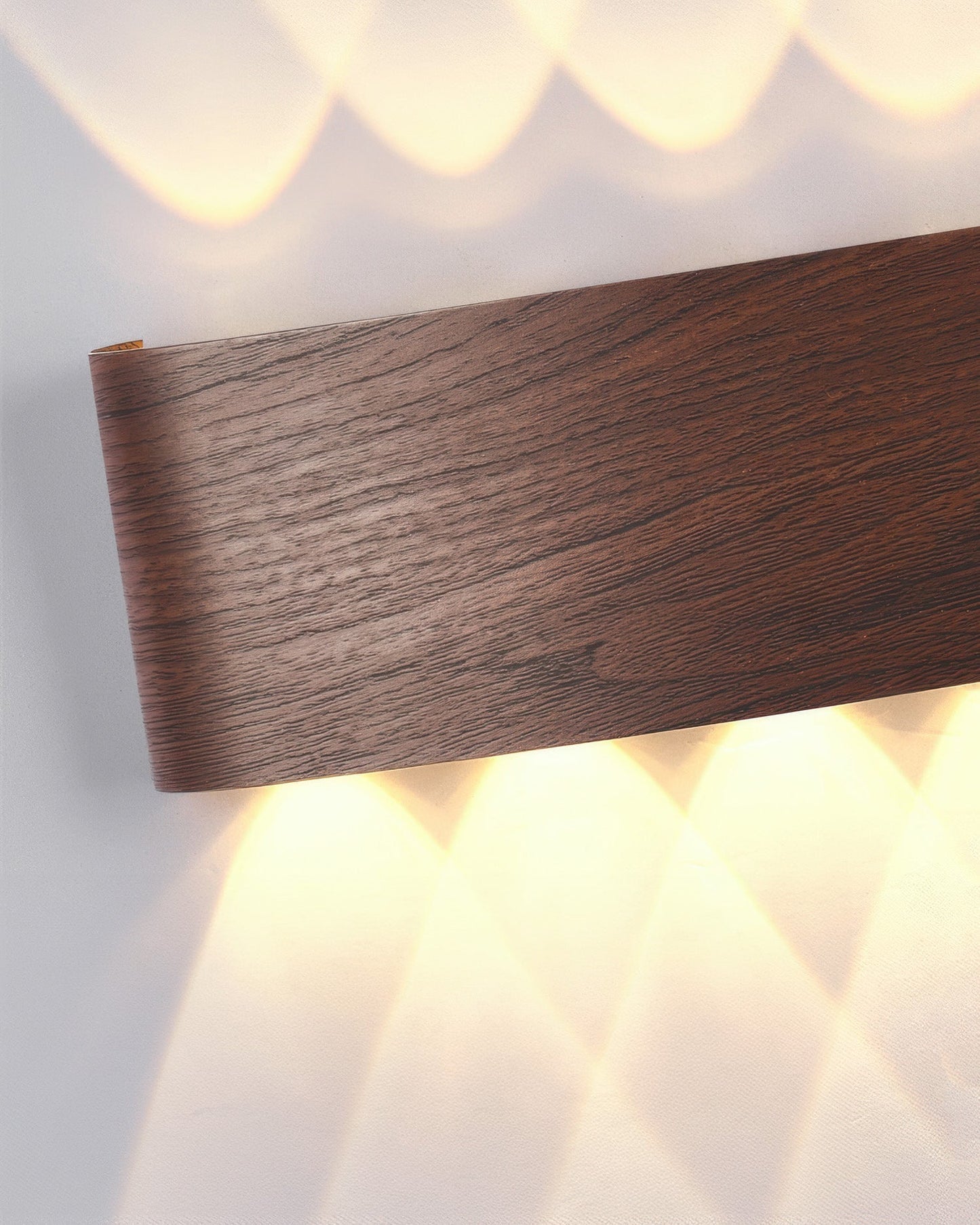 TimberGlow - Moderne Elegante Houten Wandlamp