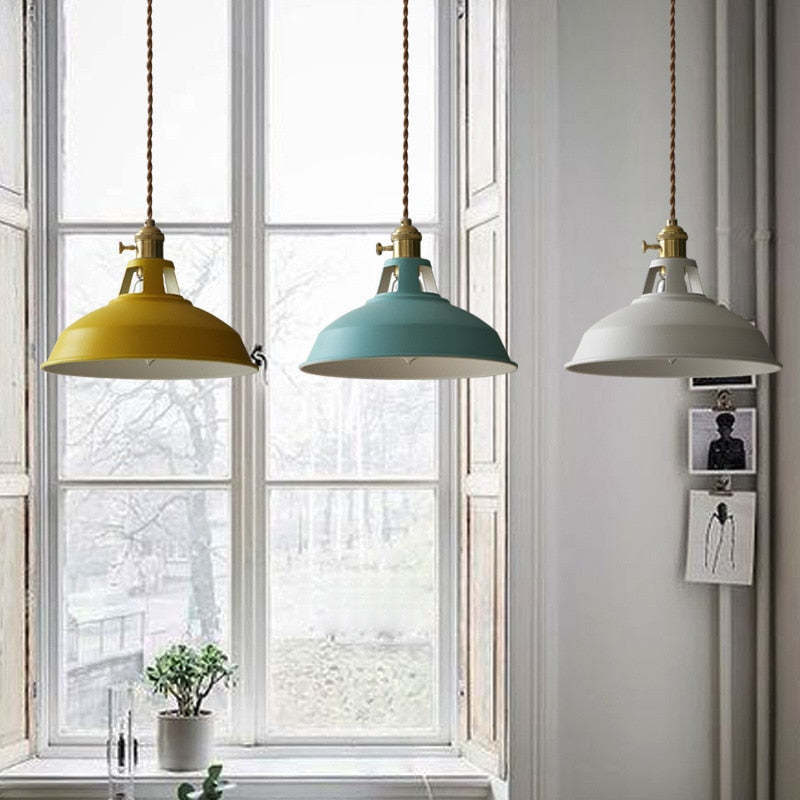 SpectrumGlow - Kleurrijke Metalen Hanglamp met Vibrant Design