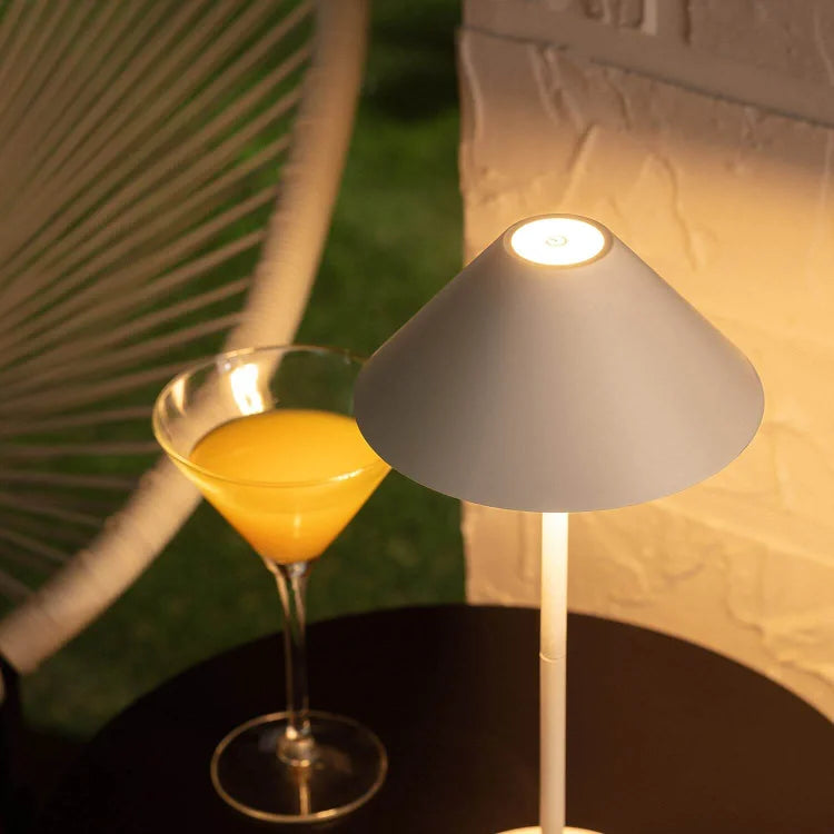 OutdoorLuxe – Waterdichte Draadloze Tafellamp voor Buiten