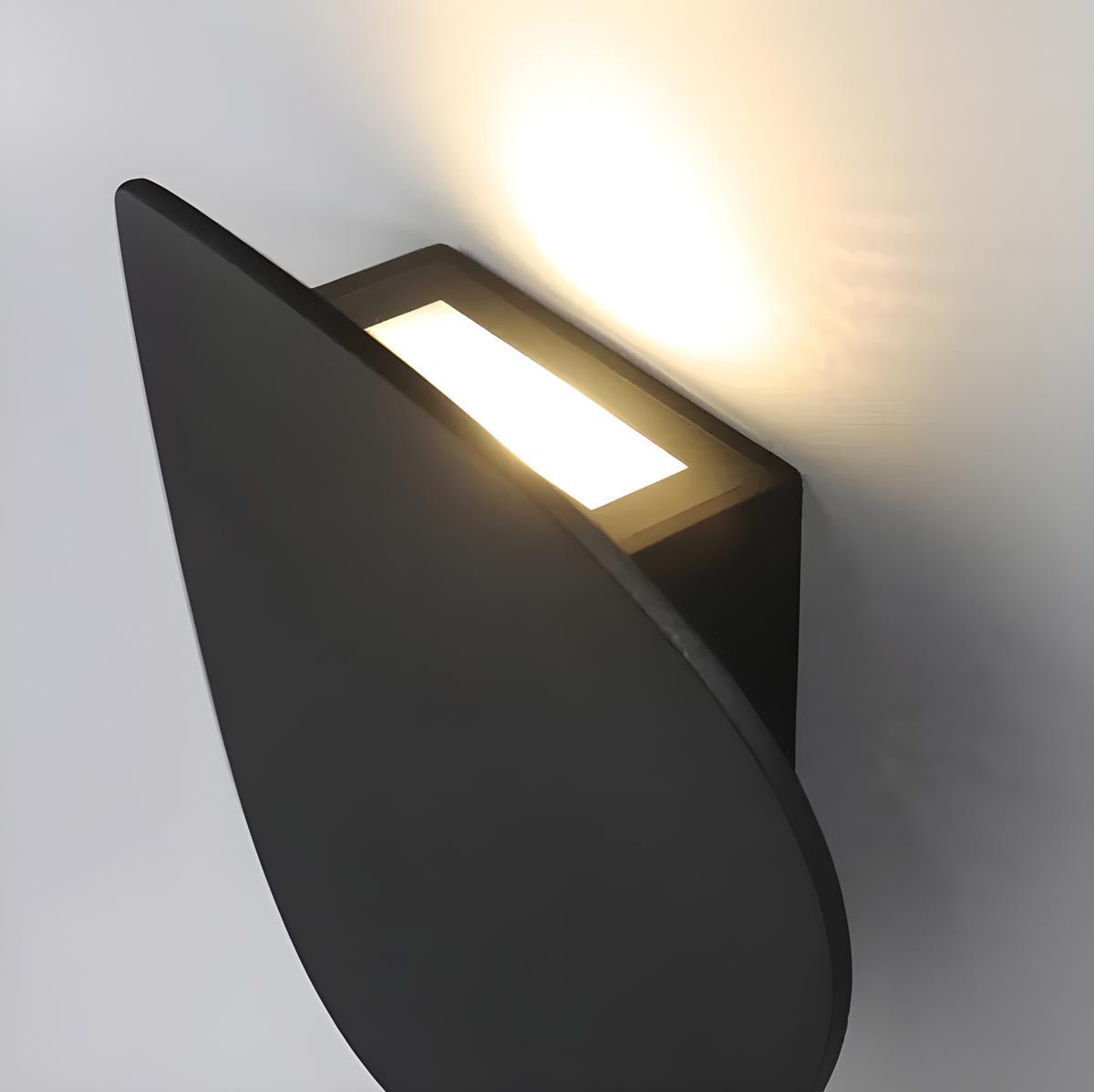 LumiereLux | Moderne Wandlamp van Aluminium voor Elegant Design