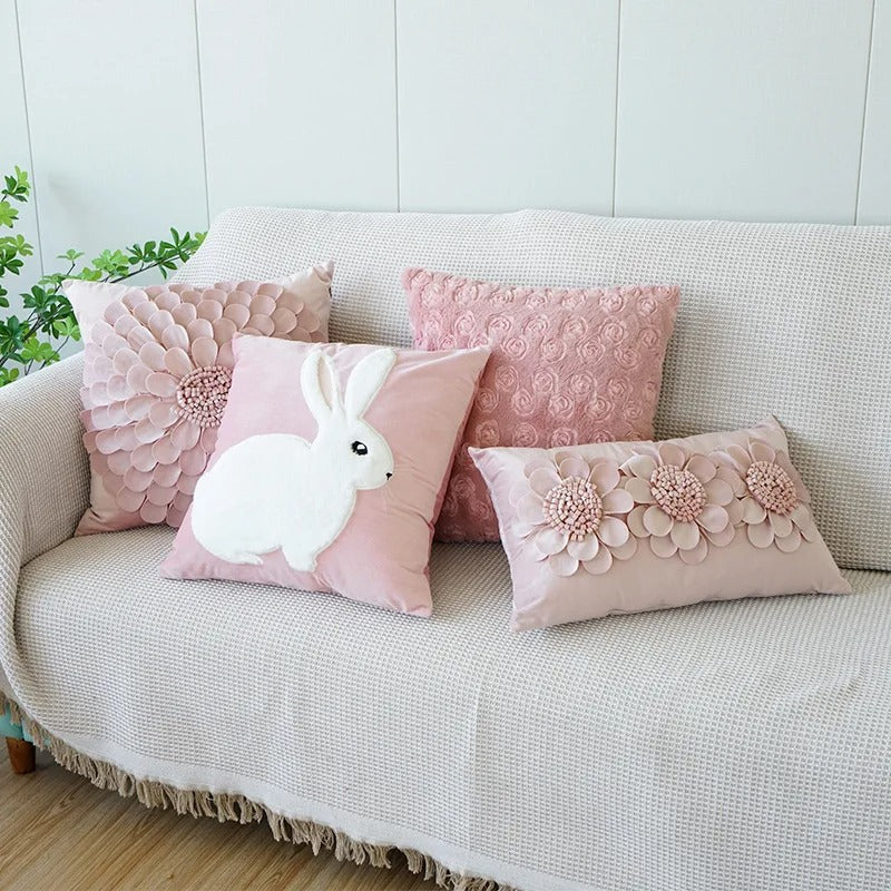 BunnyCharm – Schattige Roze Konijn Kussenhoes voor een Speelse Touch in je Interieur