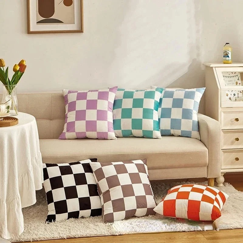 RetroCheck – Luxe Checkerboard Plaid Kussenhoes voor Stijlvolle Retro Decoratie in Elke Ruimte