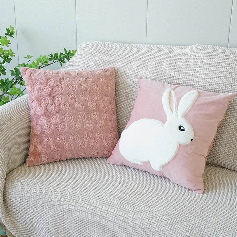 BunnyCharm – Schattige Roze Konijn Kussenhoes voor een Speelse Touch in je Interieur