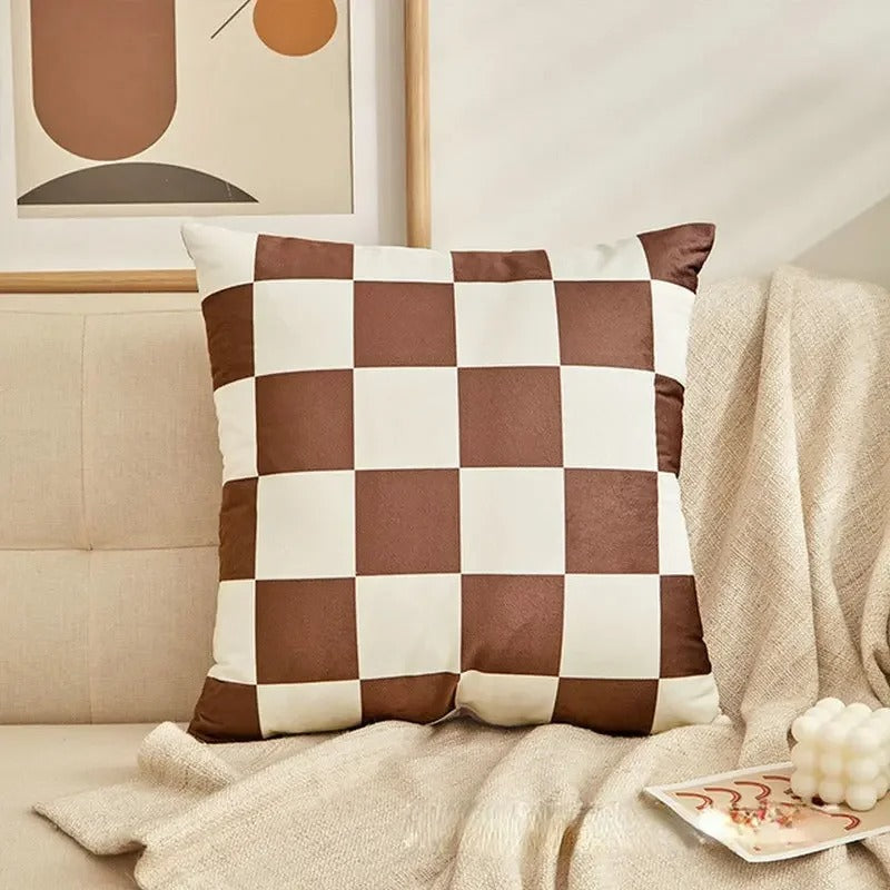 RetroCheck – Luxe Checkerboard Plaid Kussenhoes voor Stijlvolle Retro Decoratie in Elke Ruimte